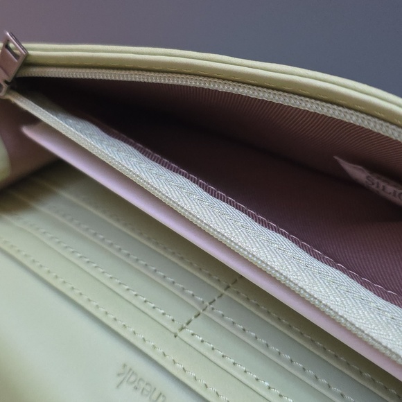 THE SAK NWT Fernwood Key Lime Large Leather Wallet - Picture 12 of 14